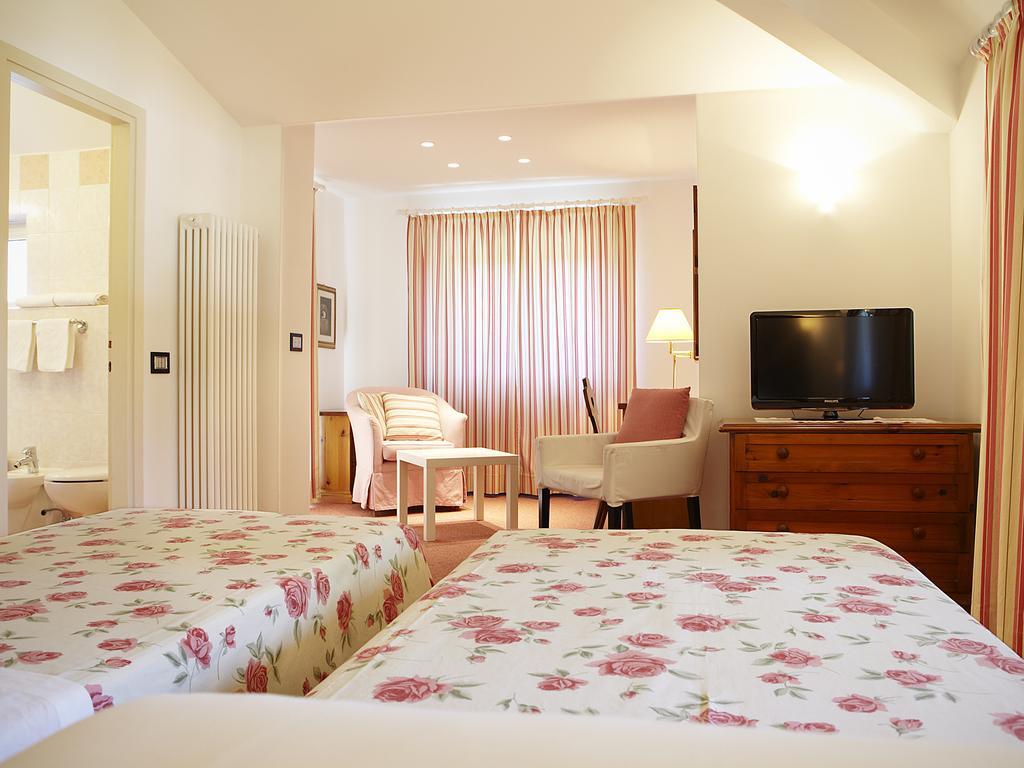 Albergo Milano Snc Lanzo D'intelvi Room photo